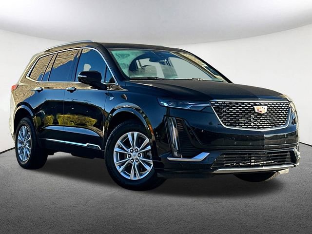 2025 Cadillac XT6 Luxury photo 2