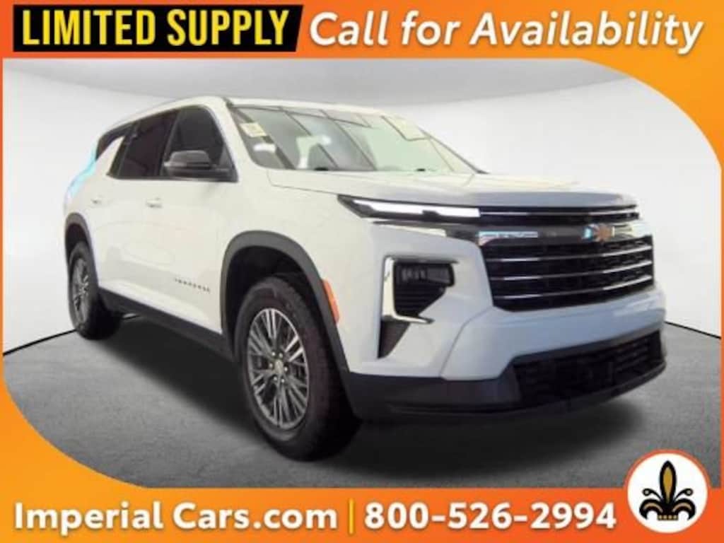 Used 2025 Chevrolet Traverse LT SUV