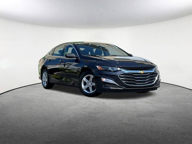 Used 2023 Chevrolet Malibu 1LS with VIN 1G1ZB5ST7PF116706 for sale in Mendon, MA