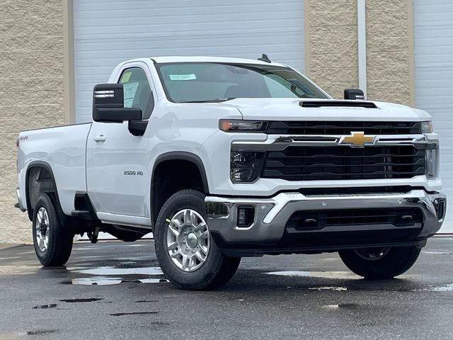 2025 Chevrolet Silverado 2500HD LT photo 2