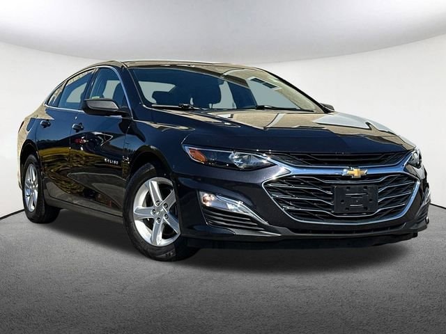Used 2023 Chevrolet Malibu 1LS with VIN 1G1ZB5ST3PF218178 for sale in Mendon, MA
