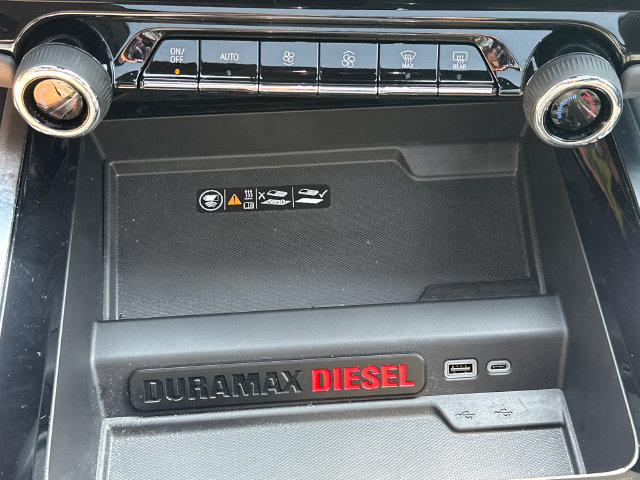 2026 Chevrolet Suburban Z71 - Photo 36