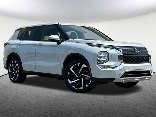 2023 Mitsubishi Outlander SE photo 2