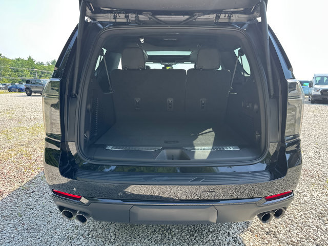 2026 Chevrolet Suburban Z71 - Photo 12