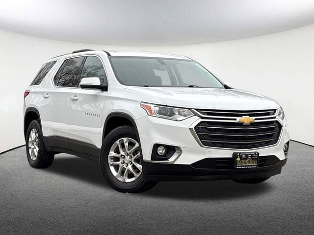 Used 2018 Chevrolet Traverse 1LT with VIN 1GNEVGKW9JJ235050 for sale in Mendon, MA