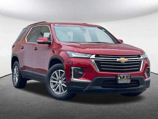 Used 2023 Chevrolet Traverse 1LT with VIN 1GNEVGKWXPJ134995 for sale in Mendon, MA