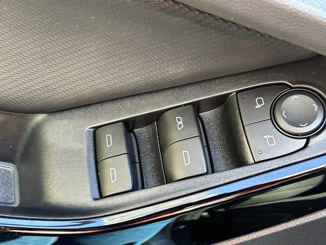2025 Chevrolet Equinox LT - Photo 25