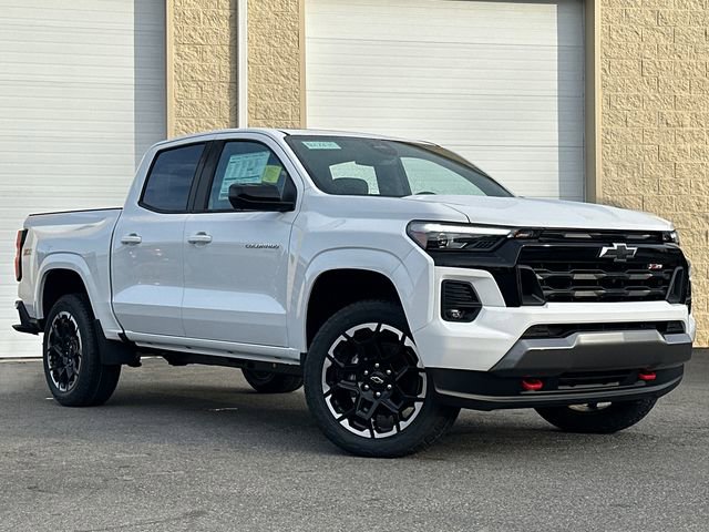 2026 Chevrolet Colorado Z71 photo 2