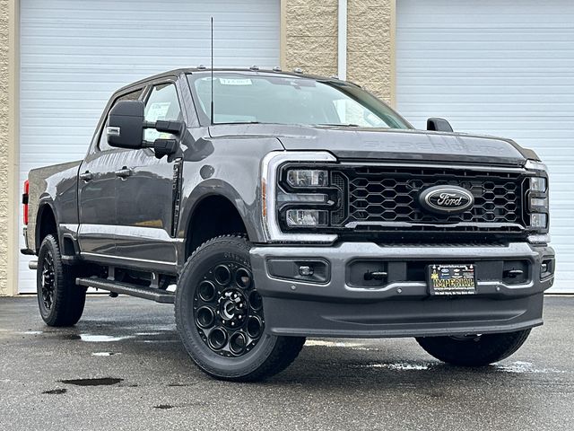 2025 Ford F-350 Lariat photo 2