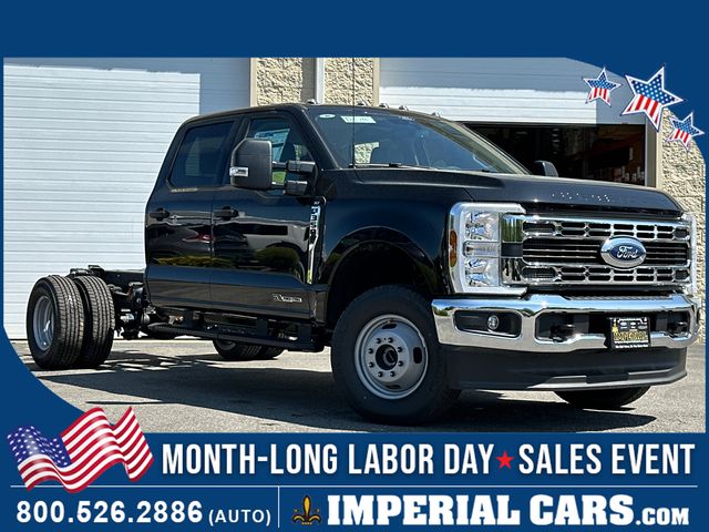 2025 Ford F-350 Chassis Truck Crew Cab 
