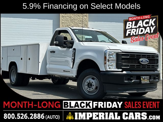 2025 Ford F-350 Chassis Truck Regular Cab 