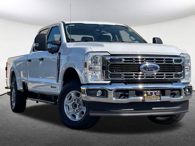 2025 Ford F-250 XLT photo 2