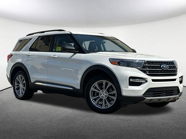 2023 Ford Explorer XLT photo 2