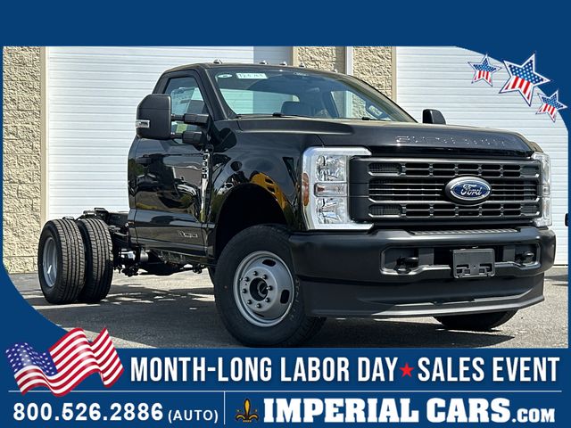 2025 Ford F-350 Chassis Truck Regular Cab 