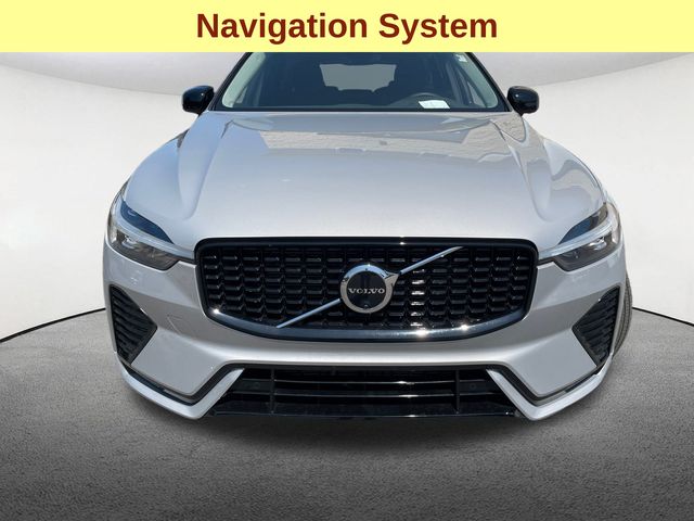 2025 Volvo XC60 B5 Plus photo 3
