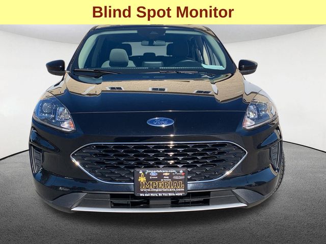 2020 Ford Escape SE photo 2