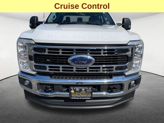 2025 Ford F-250 XLT photo 3