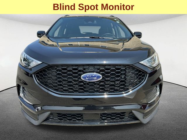 2022 Ford Edge ST photo 2