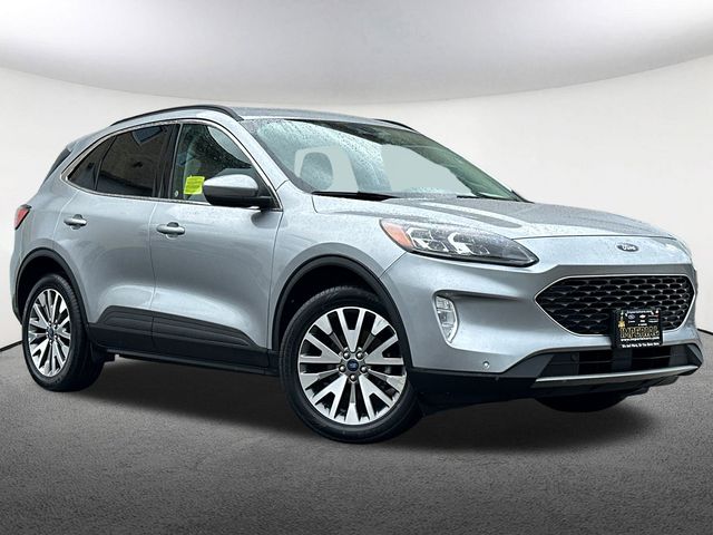 2022 Ford Escape Titanium photo 2