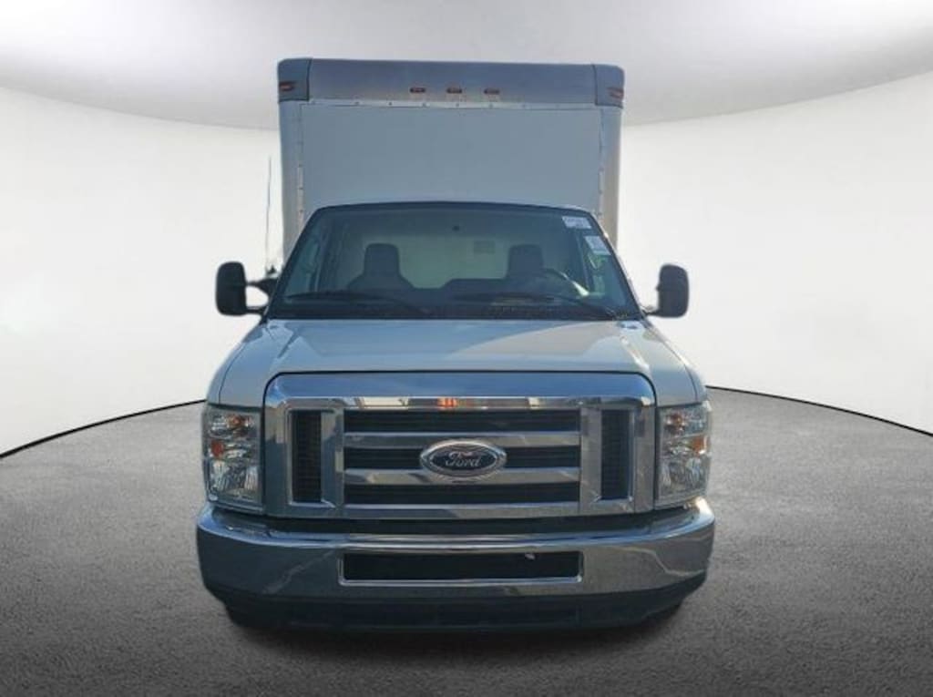 Used 2015 Ford E-350 Cutaway Base Truck
