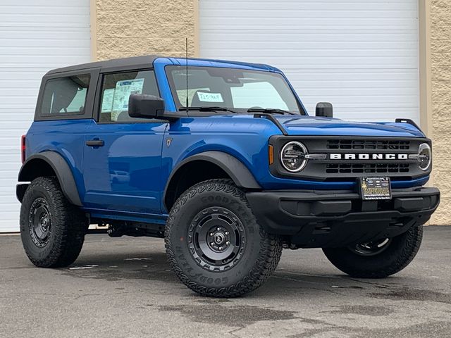 2025 Ford Bronco Base photo 2