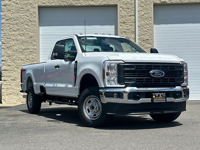 2025 Ford F-250 XLT photo 2