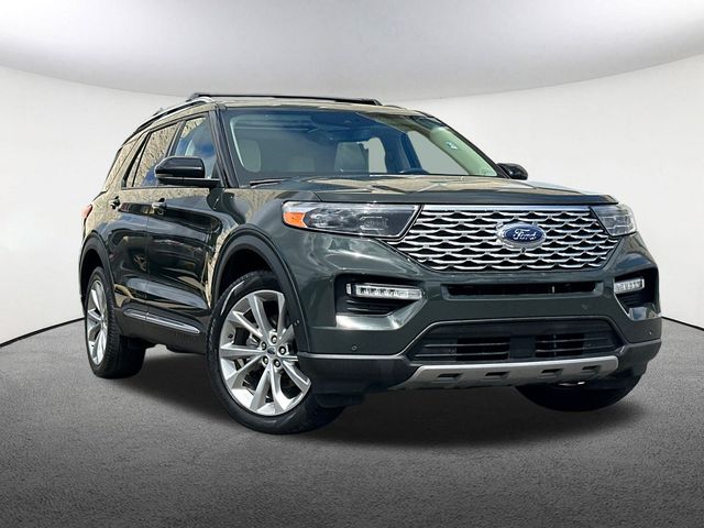 2022 Ford Explorer Platinum photo 2