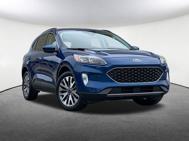 2022 Ford Escape Titanium photo 2