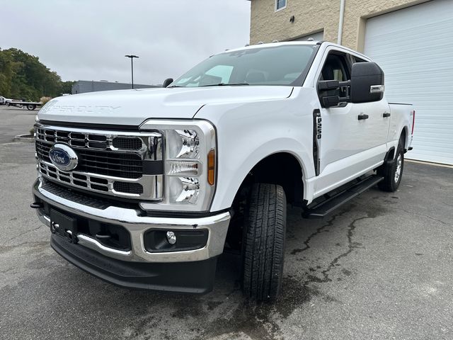 2026 Ford F-250 XLT photo 3