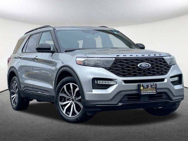 2023 Ford Explorer ST-Line photo 2