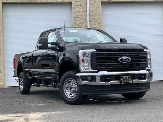 2025 Ford F-250 XL photo 2