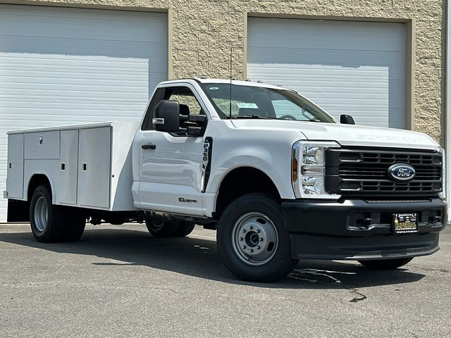 2025 Ford F-350 XL photo 2