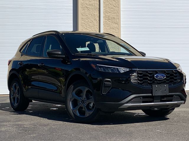 2025 Ford Escape ST-Line photo 2