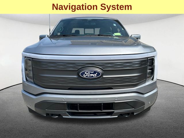2024 Ford F-150 Lightning Lariat photo 2