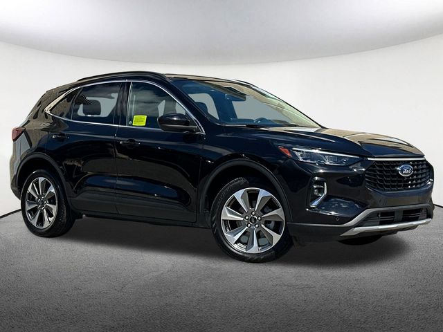 2023 Ford Escape Platinum photo 2