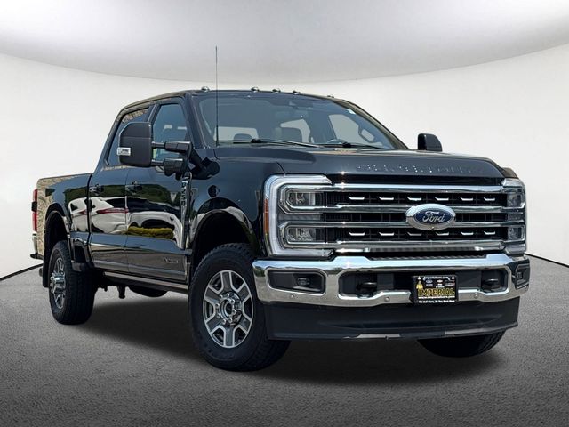 2023 Ford F-250 Lariat photo 2