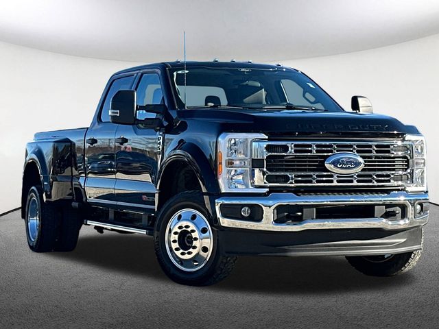 2025 Ford F-450 XLT photo 2