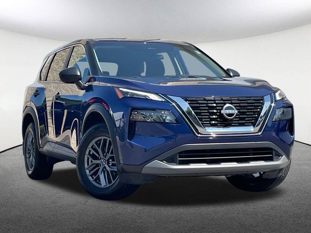2022 Nissan Rogue S photo 2
