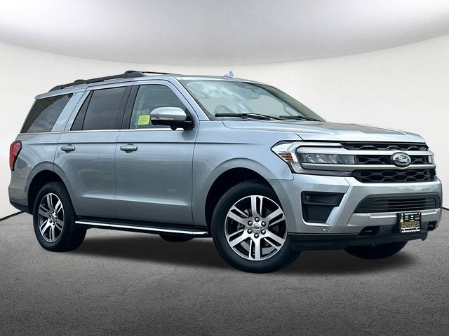 2022 Ford Expedition XLT photo 2
