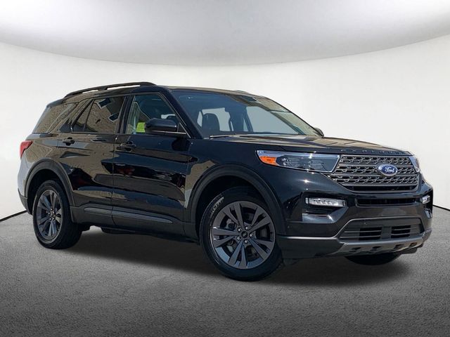2023 Ford Explorer XLT photo 2