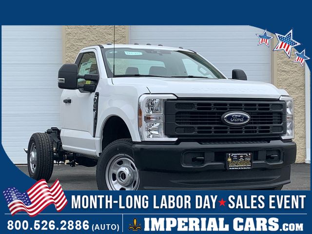 2025 Ford F-350 Chassis Truck Regular Cab 
