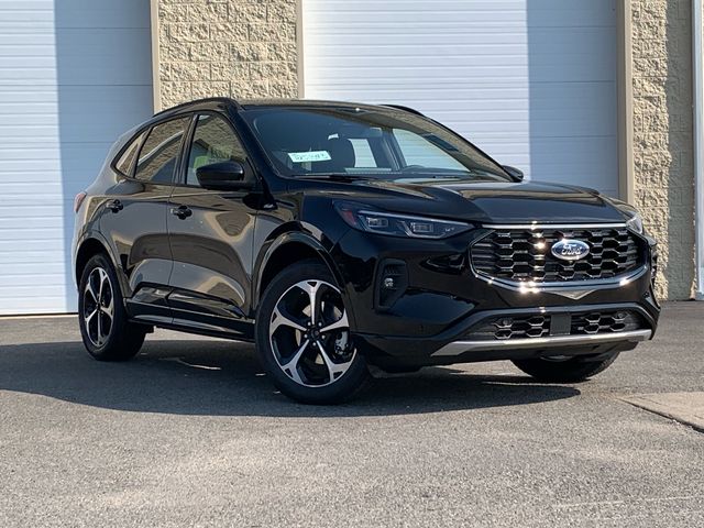 2025 Ford Escape ST-Line Elite photo 2