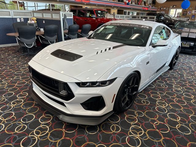 2025 Ford Mustang GT Premium photo 2