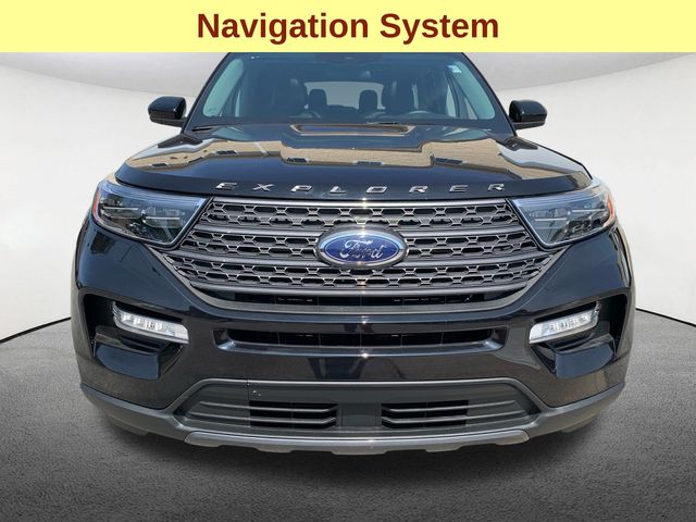 2023 Ford Explorer XLT photo 3