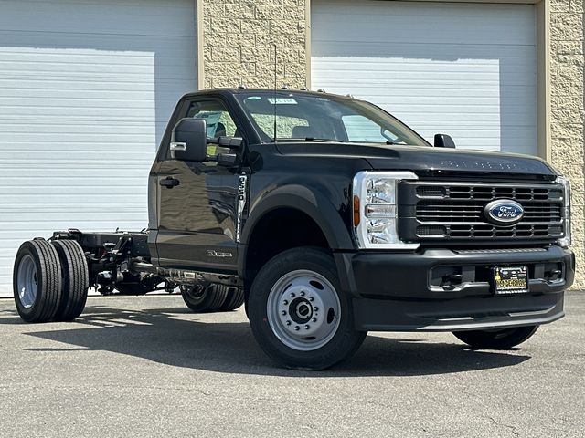 2025 Ford F-550 XL photo 2