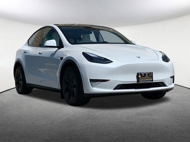 Used 2025 Tesla Model Y Long Range with VIN 7SAYGDED3SF231399 for sale in Mendon, MA