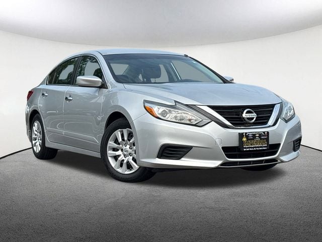 Used 2017 Nissan Altima S with VIN 1N4AL3AP1HC215637 for sale in Mendon, MA