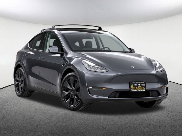 Used 2025 Tesla Model Y Long Range with VIN 7SAYGAEE0SF290417 for sale in Mendon, MA