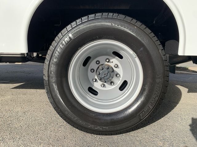 2025 Ford F-350 Super Duty Chassis Cab XL - Photo 7
