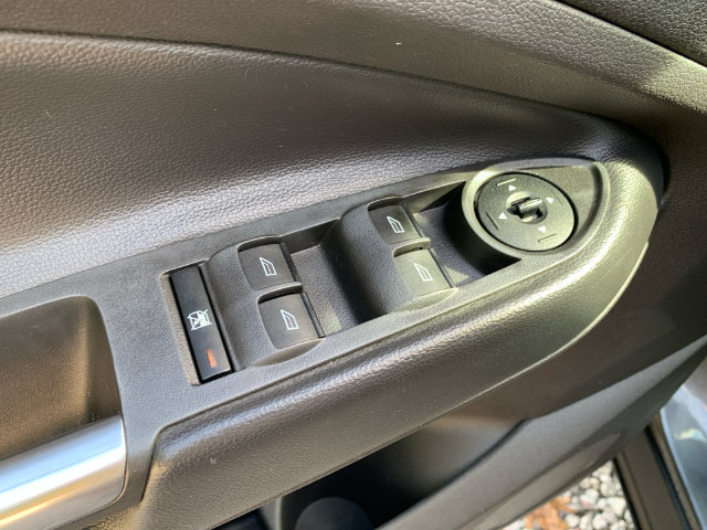 2017 Ford Escape SE - Photo 17